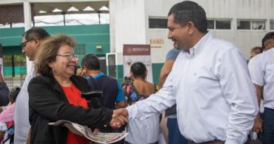 Entregan tarjetas del programa federal Mujeres Bienestar en Valladolid