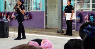 Imparten plática a niños de kínder de Kanasín, sobre el el adecuado uso del 911