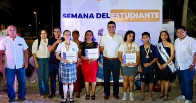 Erik Rihani clausura la Semana del Estudiante en Progreso