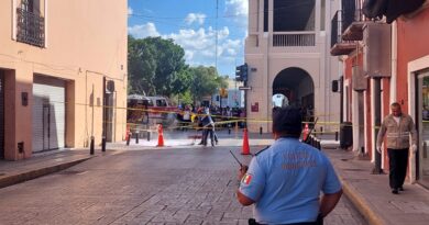 Explota un registro de la CFE en el centro de Mérida: un cortocircuito fue la causa