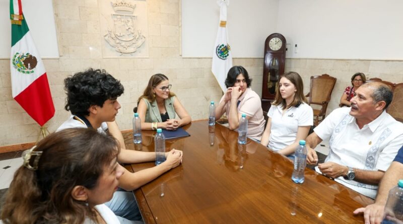 Cecilia Patrón reconoce talento meridano que brilló en la Olimpiada Nacional de Química