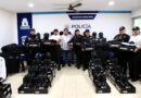 Edwin Bojórquez entrega uniformes y equipo táctico a policías de Kanasín