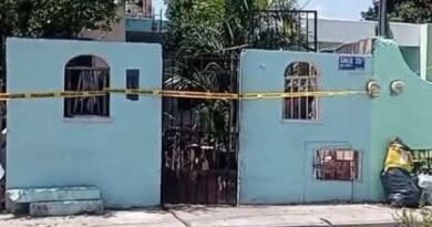 Vándalos apedrean y lanzan bombas molotov contra una vivienda de Vergel IV