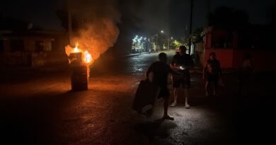 Rebelión vecinal en colonias de Mérida y en Kanasín por apagones: llevan hasta 30 horas sin luz