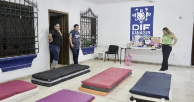 Edwin Bojórquez abre tres albergues por las intensas lluvias en Kanasín