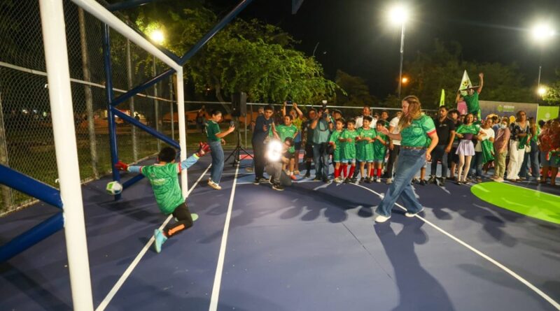 Suma Cecilia Patrón canchas mundialistas entregadas a la comunidad como parte de Mérida Enchula