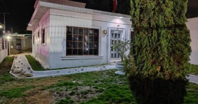 Apedrean la casa del tóxico ex militar que le echó agua a una tianguista en Vivah Kanasín