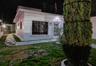 Apedrean la casa del tóxico ex militar que le echó agua a una tianguista en Vivah Kanasín