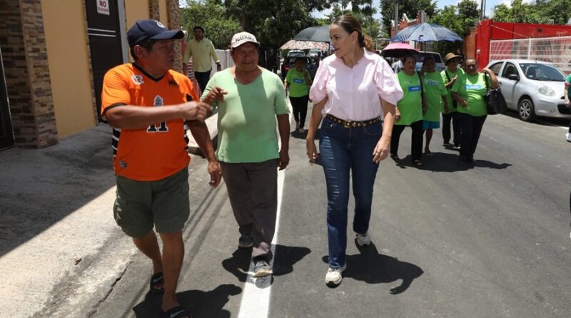 Entrega Cecilia Patrón calles repavimentadas y con señalética nueva en El Porvenir y Pensiones
