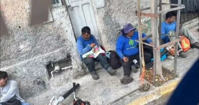 Bordador de sueños: Empleado municipal limpia Mérida y borda en sus ratos de descanso