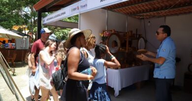 Feria Tunich atrae a viajeros de crucero y fortalece el turismo comunitario