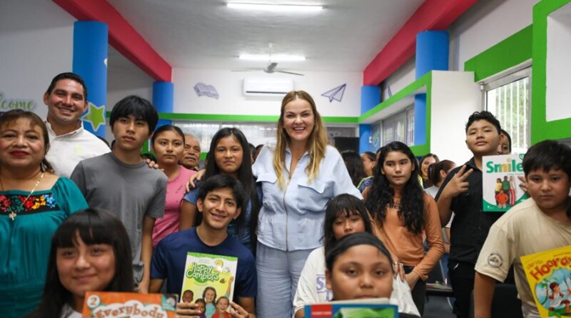 Inaugura Cecilia Patrón la primera Academia Municipal de Inglés en una comisaría
