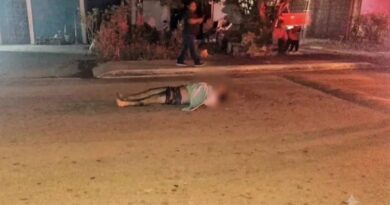 Sorprende a su mujer con el sancho, en su propia camioneta, y encima lo atropellan, en Homún