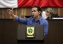 Morena Yucatán vota contra las soluciones a los apagones, evidencia Álvaro Cetina en tribuna