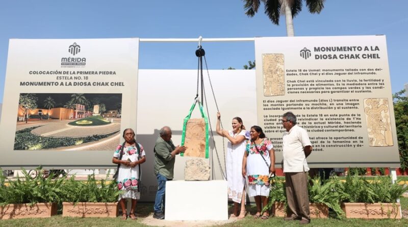 Cecilia Patrón coloca la primera piedra de la réplica de la Estela Maya 18 en Paseo de Montejo