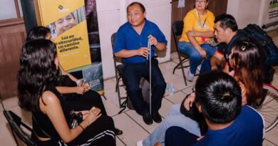 Familias comparten historias en el primer encuentro de Biblioteca Humana del Ayuntamiento de Mérida