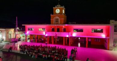 Kanasín se ilumina en el Mes Rosa para promover la detección oportuna del cáncer de mama