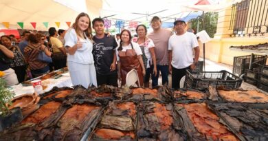 Cecilia Patrón encabeza la Feria del Mucbipollo en San Sebastián